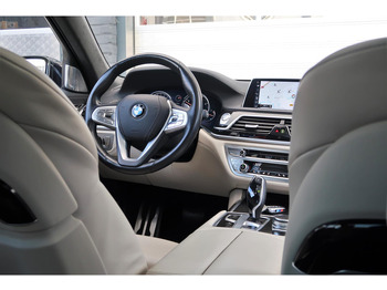 Седан BMW 7 Serie 740Ld xDrive High Executive M-PAKKET/ MASSAGE/ PANO/ DEALER OND/ VOL!: снимка 5