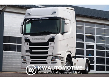 Влекач SCANIA S 450