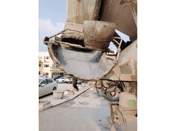 Бетоновоз XCMG Official Second Hand G4804B HOWO Concrete Mixer Truck 12 Cubic Hydraulic Concrete Mixer Price List: снимка 4