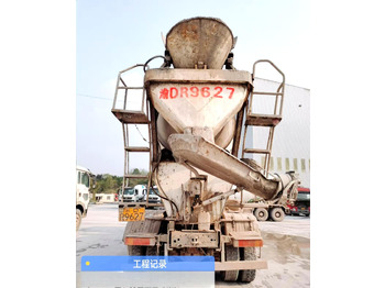 Бетоновоз XCMG Official Second Hand G4804B HOWO Concrete Mixer Truck 12 Cubic Hydraulic Concrete Mixer Price List: снимка 5