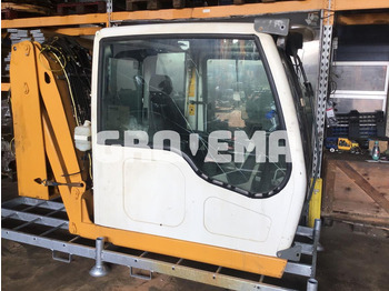 Кабина и интериор LIEBHERR