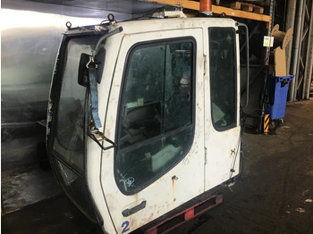 Кабина и интериор LIEBHERR