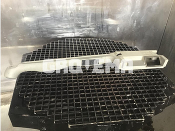 Кабина и интериор LIEBHERR