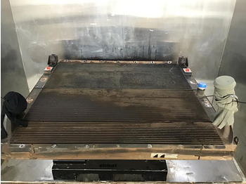 Радиатор LIEBHERR