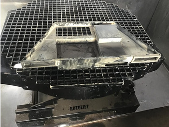 Кабина и интериор LIEBHERR