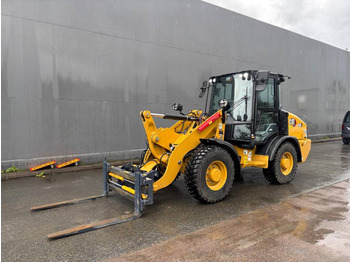Колесен товарач CATERPILLAR 906
