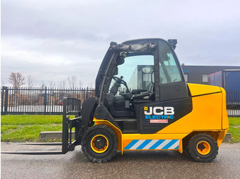Телескопичен колесен товарач JCB
