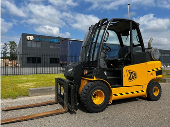 Телескопичен товарач JCB