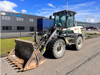 Колесен товарач TEREX