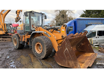 Колесен товарач CASE