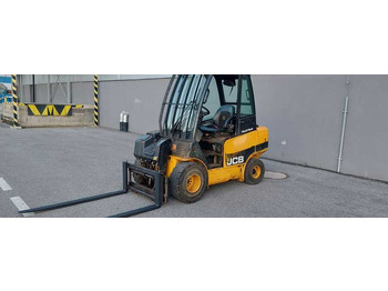 Телескопичен товарач JCB
