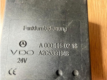 Блок за управление за Камион Mercedes VDO Funkfernbedienung Steuergerät A 000 446 02 18: снимка 2