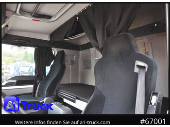 Interior photo 1: Камион с кран, Бордови камион MAN TGX 26.400, Hiab Kran, Lenk-Liftachse,