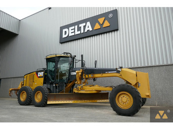 Грейдер Caterpillar 120M: снимка 3