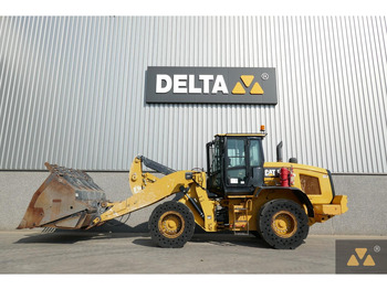 Колесен товарач CATERPILLAR 938M