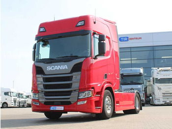 Влекач SCANIA