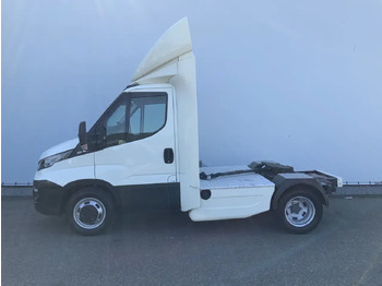 Лекотоварен влекач Iveco 40C18 B.E Trekker Airco Cruise 3 Zits Euro 6 180: снимка 3
