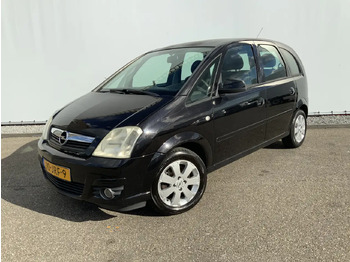 Хечбек OPEL