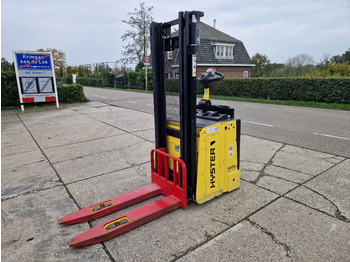 Стакер HYSTER