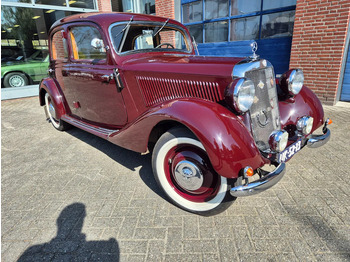 Седан MERCEDES-BENZ