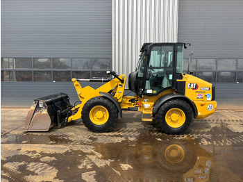 Колесен товарач CATERPILLAR 908M