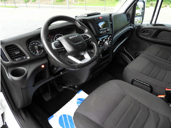 Брезентов бус IVECO DAILY 35S18 TARPAULIN LIFT 8 PALLETS WEBASTO CRUISE CONTROL AIR CONDITIONING 180HP: снимка 2 Брезентов бус IVECO DAILY 35S18 TARPAULIN LIFT 8 PALLETS WEBASTO CRUISE CONTROL AIR CONDITIONING 180HP: снимка 2