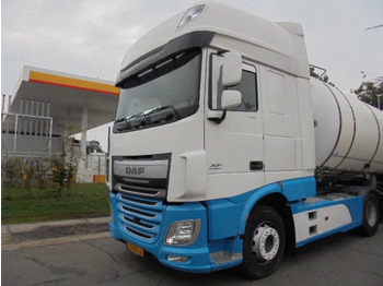 Влекач DAF XF 440