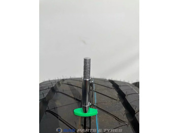 Гума за Камион Goodyear Goodyear 265/70R17.5 KMax S 139/136 M M+S 3PMSF gebruikte set: снимка 3 Гума за Камион Goodyear Goodyear 265/70R17.5 KMax S 139/136 M M+S 3PMSF gebruikte set: снимка 3