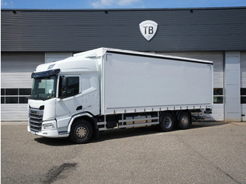 Камион с брезент DAF XD 450