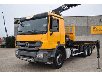 Бордови камион, Камион с кран Mercedes-Benz: снимка 2