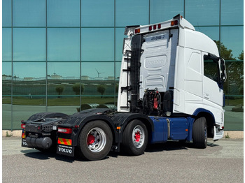 Влекач Volvo FH 500 6X2 Globetrotter 2x Tanks Only 667.000 KM Super Condition NL Truck: снимка 4