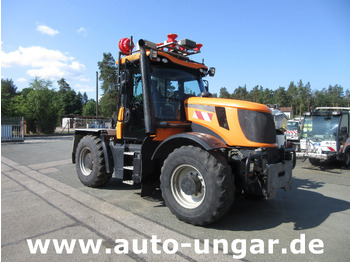 Трактор JCB