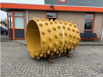 Пътен валяк CATERPILLAR CS12