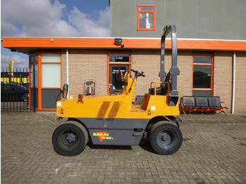 Пневматичен валяк SAKAI