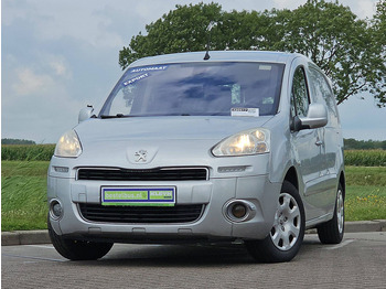 Лекотоварен автомобил фургон PEUGEOT Partner