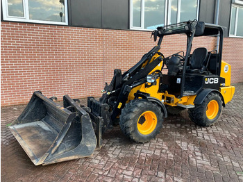 Мини верижен товарач JCB 403