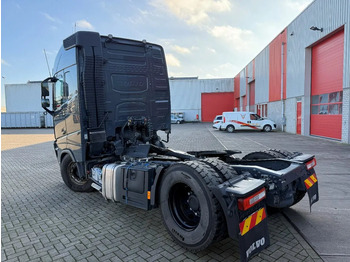 Влекач Volvo FH5-460 / VEB+ / HYDRAULICS / I-PARKCOOL / ONLY:188538 KM / FULL-AIR / ACC / LWDS / AUTOMATIC / EURO-6 / 2023: снимка 3