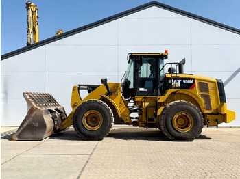 Колесен товарач CATERPILLAR 950M
