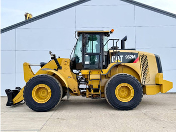Колесен товарач CATERPILLAR 962M