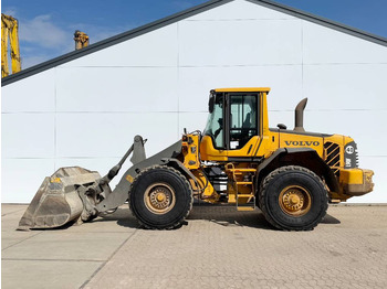 Колесен товарач VOLVO L90F