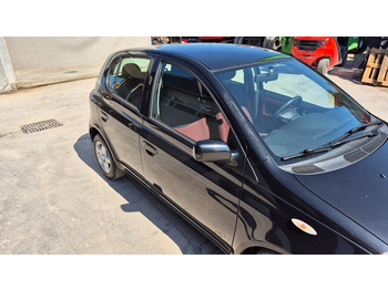 Хечбек Toyota Yaris 1.3 - Petrol - 5 Doors - AC: снимка 4
