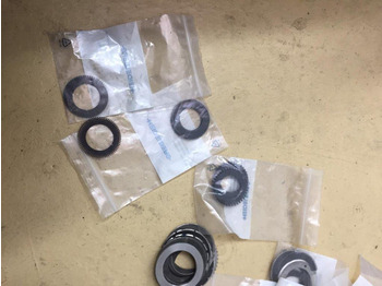 Резервни части за Печатарско оборудване Heidelberg Steel Indexing Perforating Heads: снимка 4