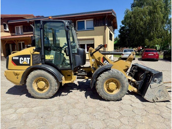 Колесен товарач CATERPILLAR 906H