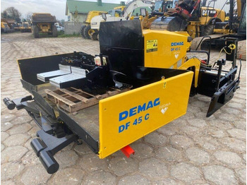 Асфалтополагач DEMAG