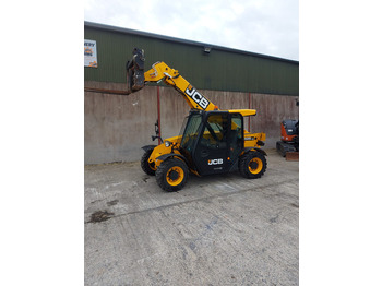 Телескопичен товарач JCB