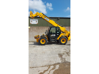 Телескопичен товарач JCB