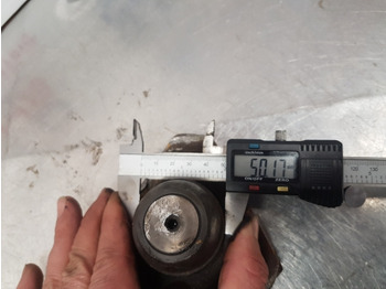 Предна ос Caterpillar 146329 Carraro 26.16m, Front Axle King Pin 128880: снимка 5