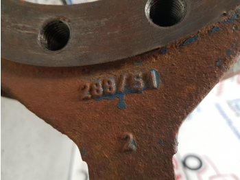 Ос и части за Трактор Ford Tw 20 Front Axle Swivel Housing Rhs 4468457012, 4468357016, 81927696, Zp1927696: снимка 2