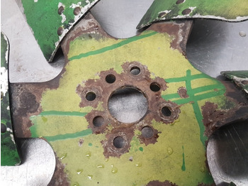 Вентилатор John Deere 3130, 2140, 2040, 2550, 1840 5 Blade Fan Re41269 , Ar26382: снимка 4 Вентилатор John Deere 3130, 2140, 2040, 2550, 1840 5 Blade Fan Re41269 , Ar26382: снимка 4
