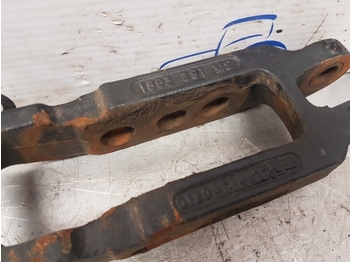 Резервни части за Трактор Massey Ferguson 4245, 4255 Top Link Bracket 1863391m2: снимка 4